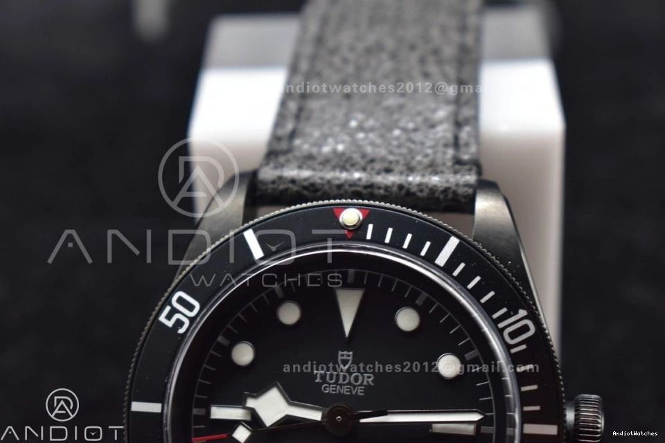Best Leather A2824 on Heritage ZF Black Dark V Edition Strap Bezel Bay DLC ComfortFit Distressed 425 1:1 Black 0203